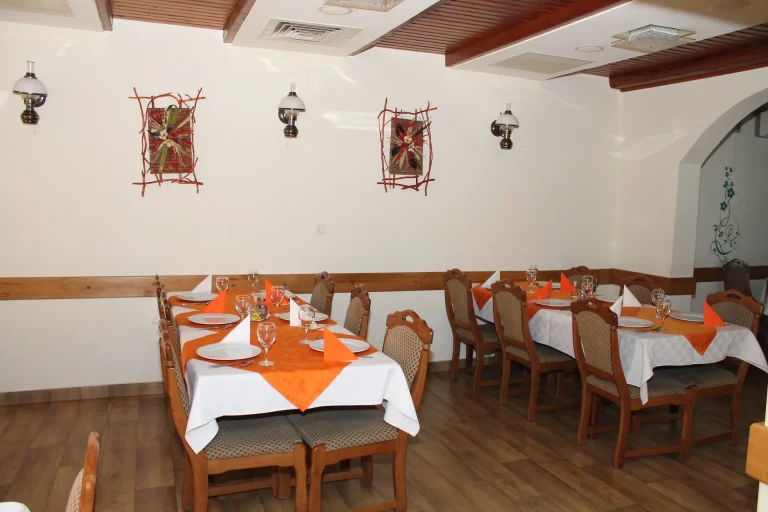 Sală a restaurantului Tip Top