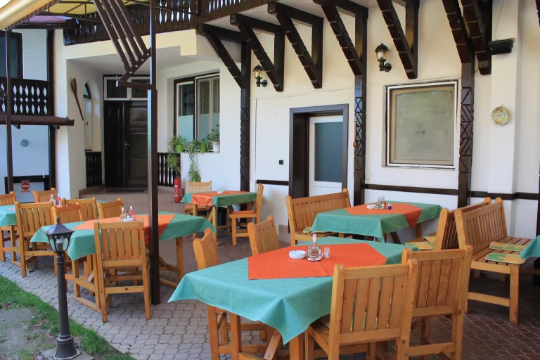 Terasa restaurantului Tip Top
